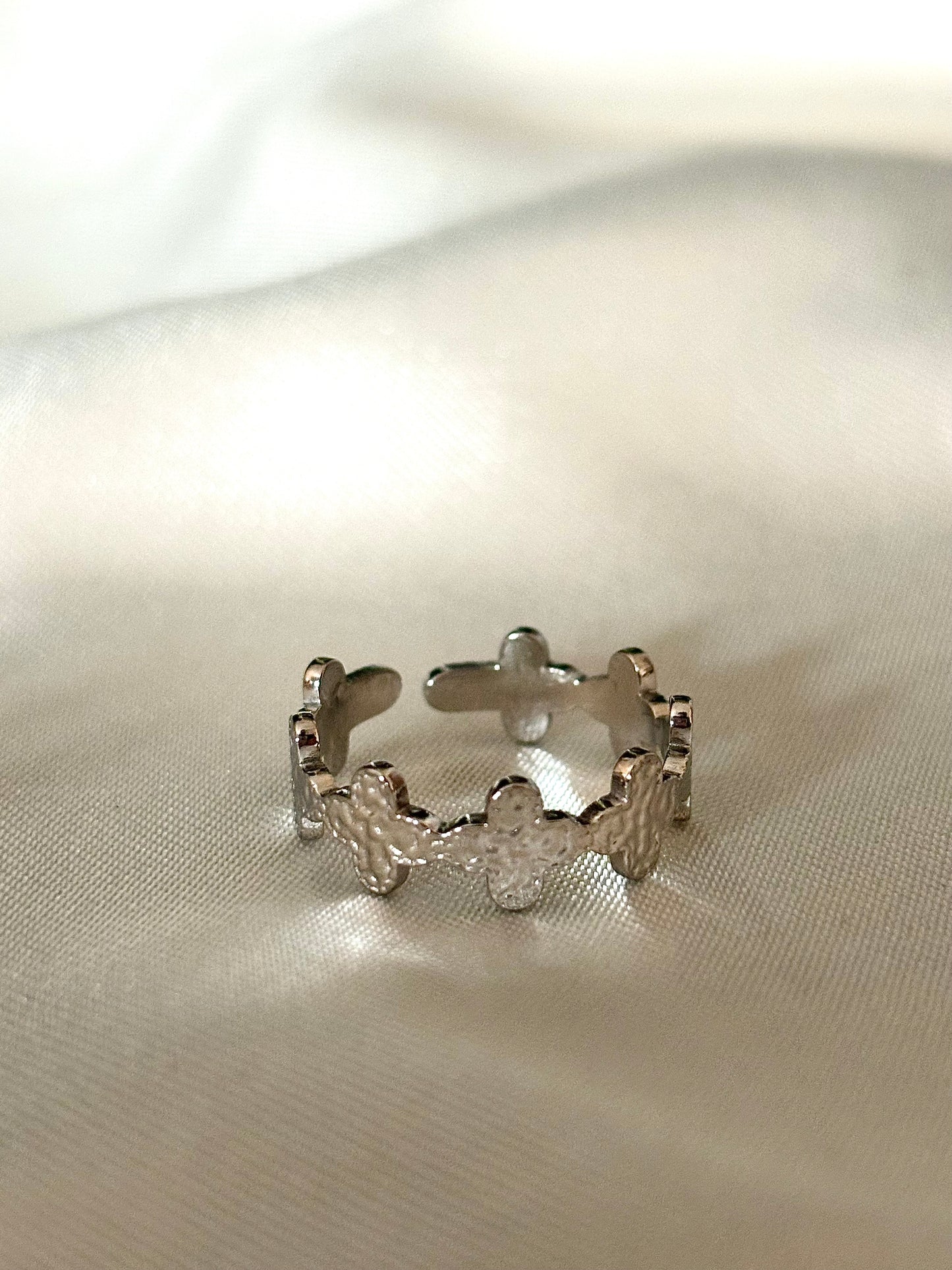 Bague Liessies ajustable acier inoxydable, bijou femme qualité, design trèfle à quatre feuilles argenté