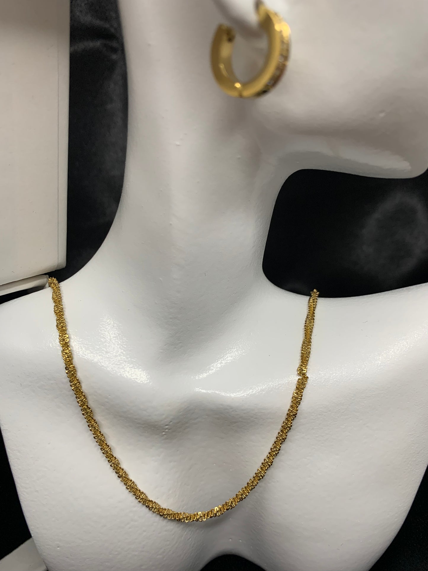 Collier Issano