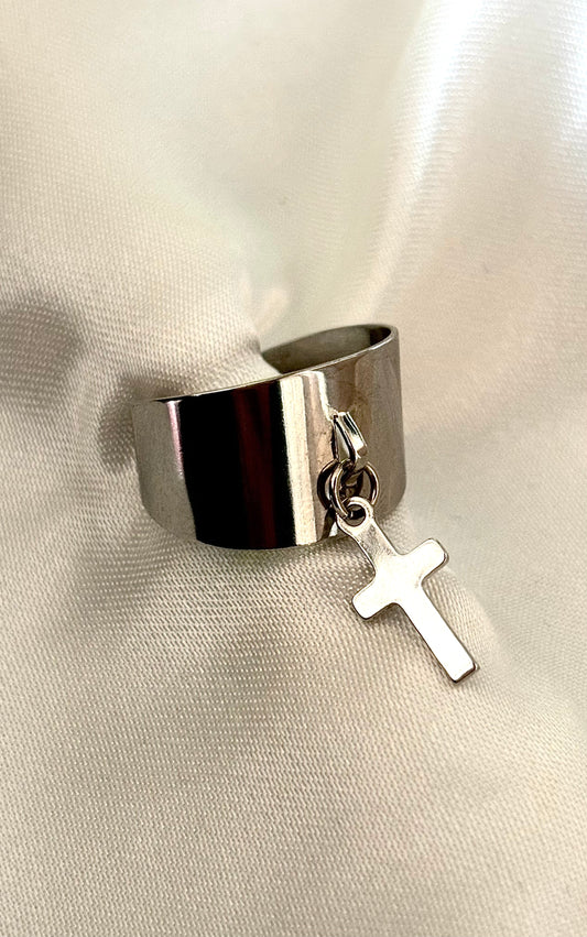 Bague croix Ouroix, design moderne pour look urbain chic