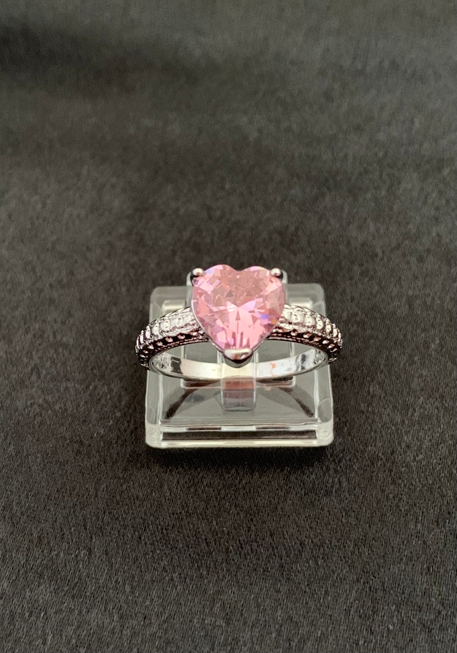 Bague Varades en acier inoxydable, bijou raffiné avec un coeur, idéal pour cadeau, mère, amour ou évènement 