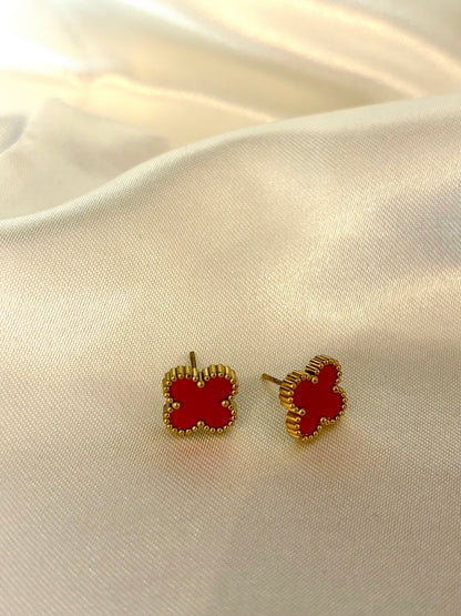Boucles d’oreilles Clessia en métal, design trèsfle 4 feuilles raffiné et intemporel rouge