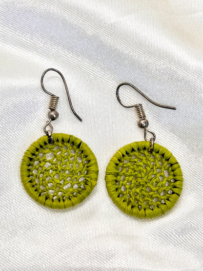 Boucles d’oreilles raphia vertes Anakao, collection Nosy Be, style ethnique Madagascar