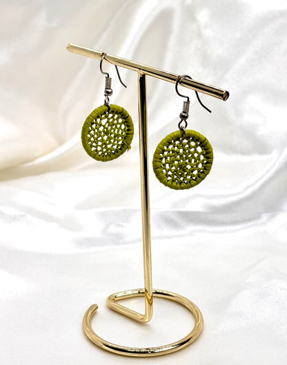 Boucles d’oreilles raphia vertes Anakao, collection Nosy Be, style ethnique Madagascar