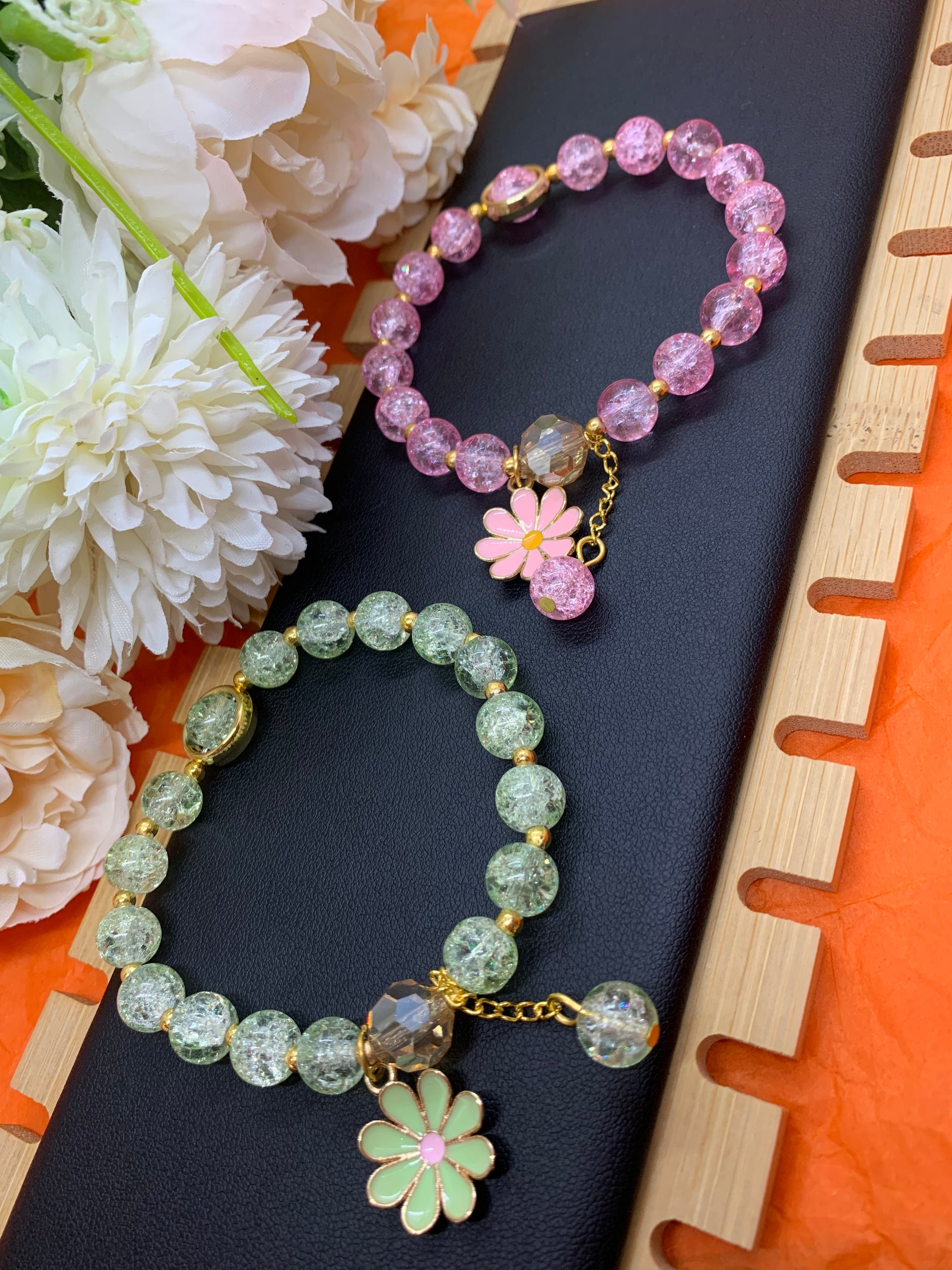 Bracelet Dinan, bijou avec perles roses ou vertes