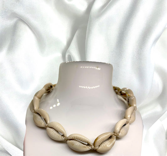 Collier en coquillages Cauri Moramora blanc, collection Nosy Be