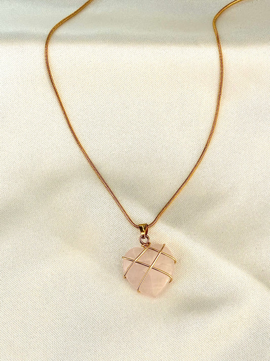 Collier Liana pendentif, meilleure amie barbie élégant, bijou artisanal polyvalent pour femmes