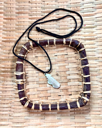 Collier en nacre “Madagasikara”, bijou artisanal Nosy Be